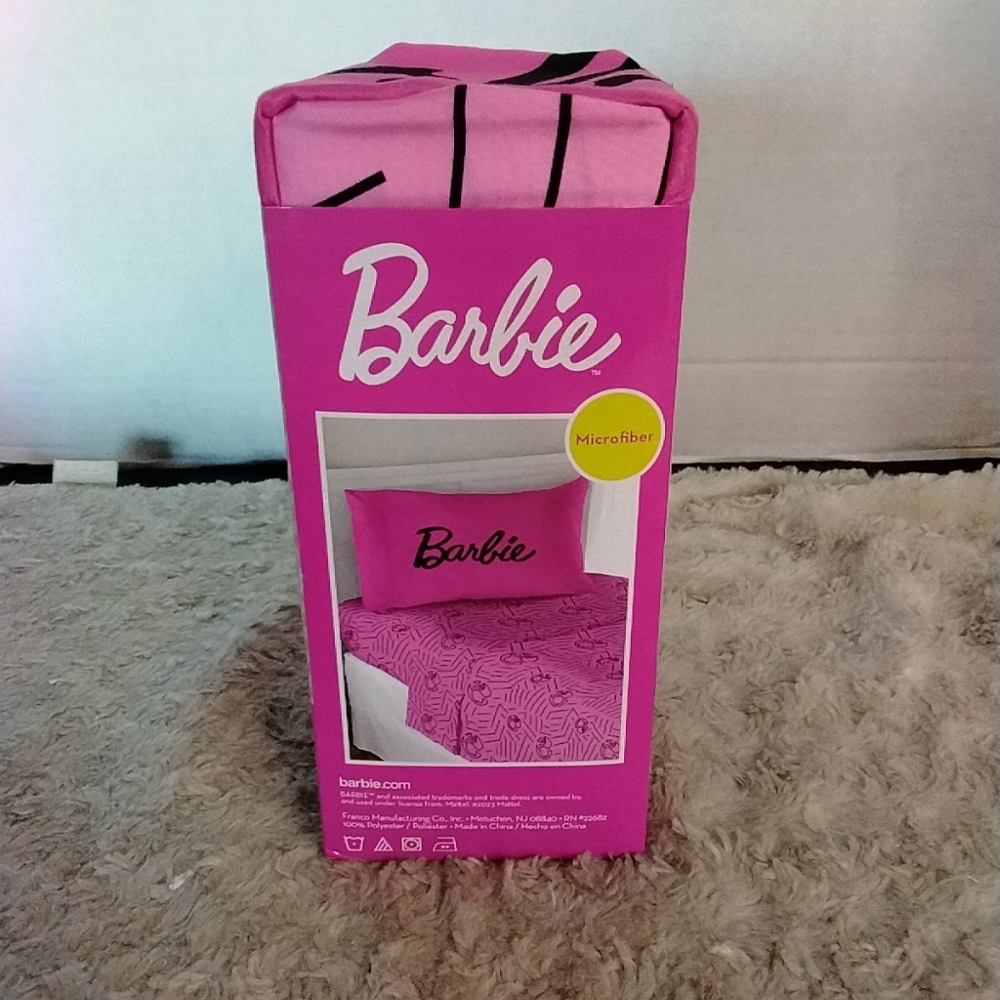 NEW: BARBIE  3pc Twin Sheet Bedding Set with Pillowcase, Fitted & Flat Sheet.